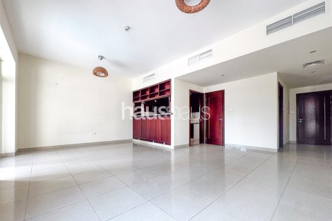 Apartment in The Views, Dubai 2 bedrooms, 122 sq.m. № 43429 - photo 2