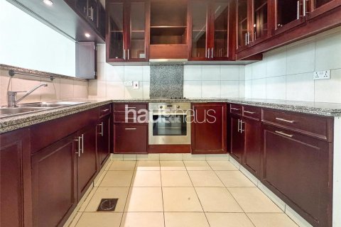 Apartment in The Views, Dubai 2 bedrooms, 122 sq.m. № 43429 - photo 7