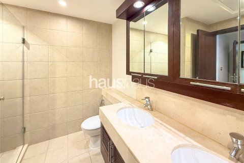 Apartment in The Residences, Downtown Dubai (Downtown Burj Dubai), Dubai 2 bedrooms, 133 sq.m. № 43437 - photo 13