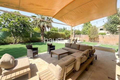 Villa in Dubai Investment Park, Dubai 5 bedrooms, 577 sq.m. № 43448 - photo 18