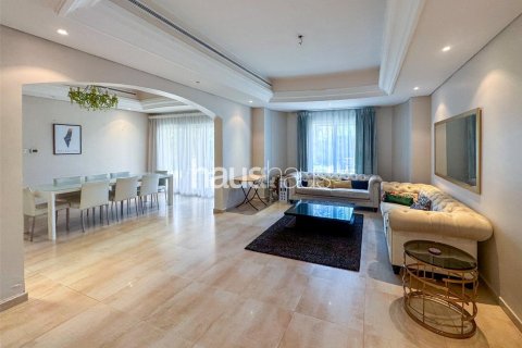 Villa in Dubai Investment Park, Dubai 5 bedrooms, 577 sq.m. № 43448 - photo 6