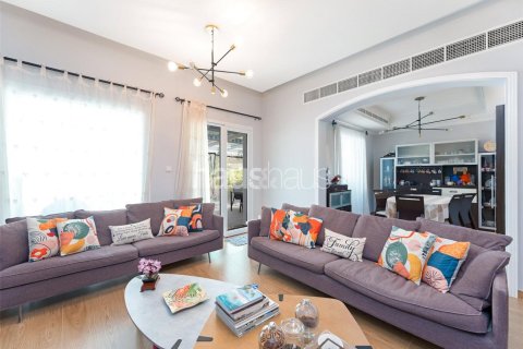 Villa in Al Reem, Arabian Ranches, Dubai 3 bedrooms, 238 sq.m. № 43439 - photo 1