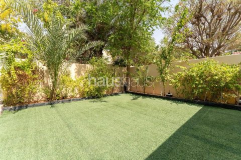 Villa in Al Reem, Arabian Ranches, Dubai 3 bedrooms, 238 sq.m. № 43439 - photo 13