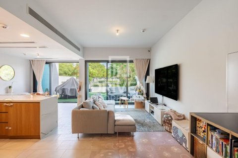 Adosado en Villanova, Dubai Land, Dubai, 3 dormitorios, 182.18 m², № 127281 - foto 2