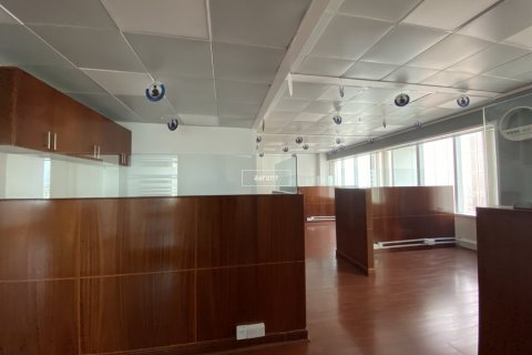 Bureau à Sheikh Zayed Road, Dubai, 186.1 m², № 47367 - photo 3