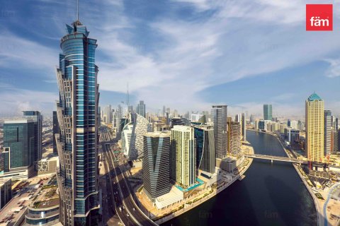 Apartamento en Business Bay, Dubai, 3 dormitorios, 180.3 m², № 111874