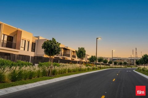Townhouse in Jebel Ali, Dubai 4 bedrooms, 335.9 sq.m. № 111886 - photo 7