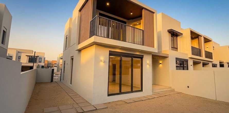 Townhouse in Jebel Ali, Dubai 4 bedrooms, 335.9 sq.m. № 111886