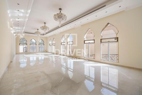 Villa à Al Quoz, Dubai, 7 chambres, 1114.84 m², № 129794