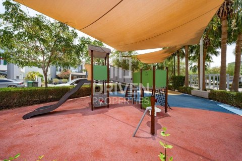 Villa in wasl gate, Dubai 5 bedrooms, 433.86 sq.m. № 129800 - photo 13