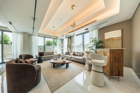 Villa in wasl gate, Dubai 5 bedrooms, 433.86 sq.m. № 129800 - photo 17