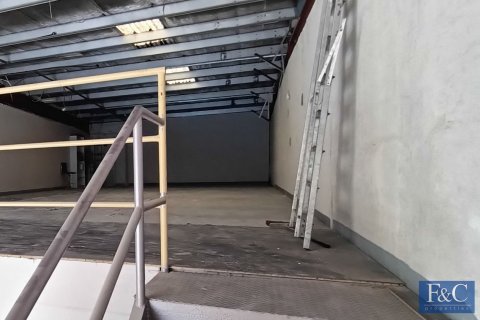 Entrepôt à Al Quoz Industrial Area, Al Quoz, Dubai, 635 m², № 103790 - photo 2