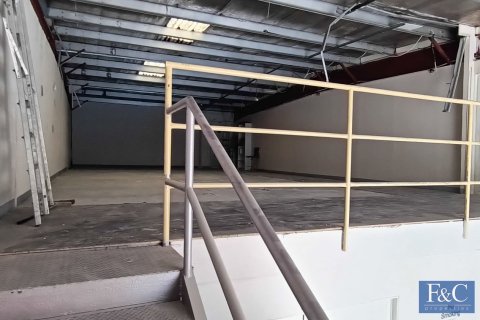 Entrepôt à Al Quoz Industrial Area, Al Quoz, Dubai, 635 m², № 103790 - photo 6