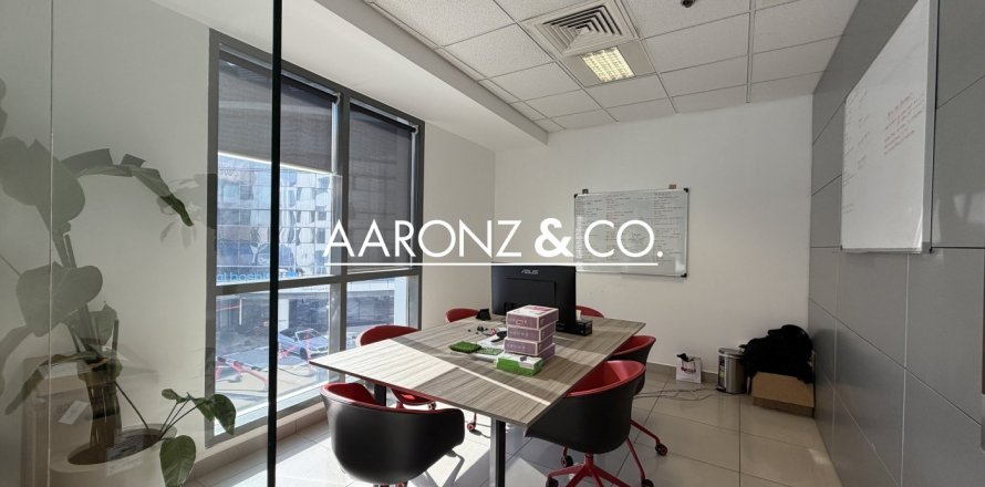 Bureau à Dubai Investment Park, Dubai, 134 m², № 84416