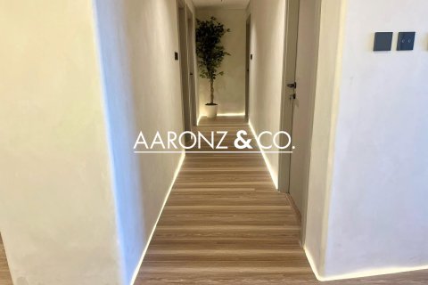 Apartment in Damac Heights, Dubai Marina, Dubai 3 bedrooms, 180 sq.m. № 84417 - photo 13