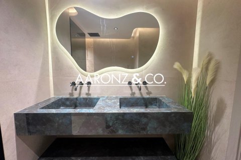 Apartment in Damac Heights, Dubai Marina, Dubai 3 bedrooms, 180 sq.m. № 84417 - photo 19