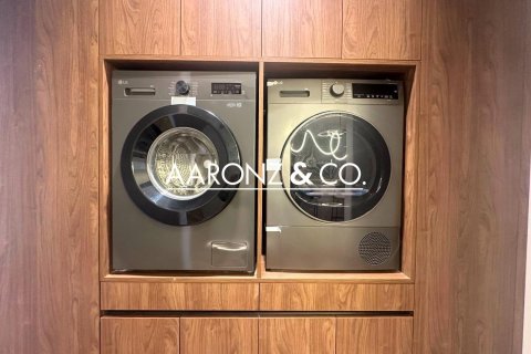 Apartment in Damac Heights, Dubai Marina, Dubai 3 bedrooms, 180 sq.m. № 84417 - photo 15