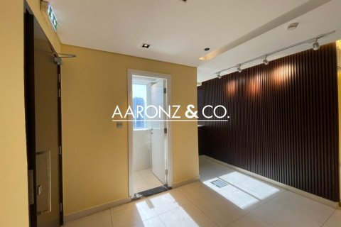 Oficina en Business Bay, Dubai, 95 m², № 84419 - foto 2