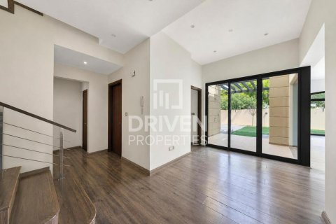 Villa à Al Salam, Mudon, Dubai, 4 chambres, 371.15 m², № 128116