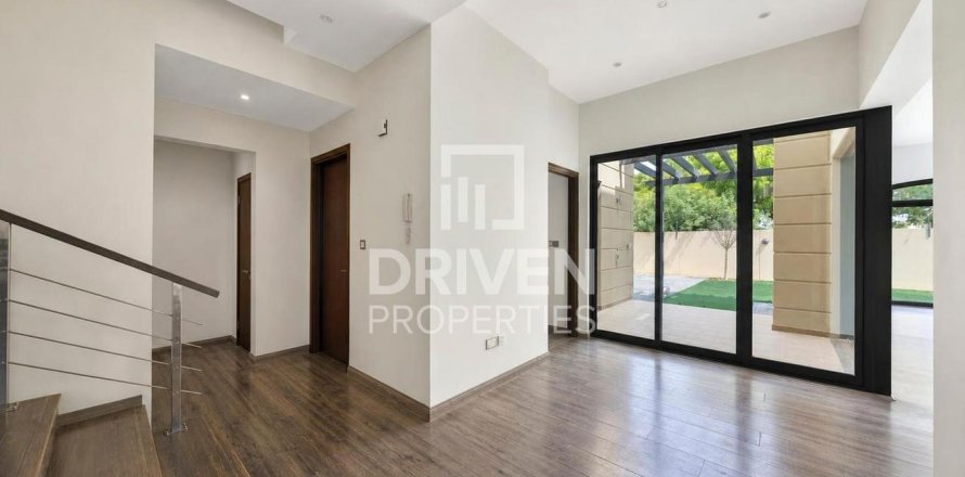 Villa à Al Salam, Mudon, Dubai, 4 chambres, 371.15 m², № 128116