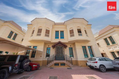 Townhouse in Wadi Al Safa 2, Dubai 5 bedrooms, 206.3 sq.m. № 53109 - photo 1