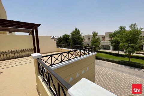 Townhouse in Dubai 4 bedrooms, 388.7 sq.m. № 53110 - photo 6