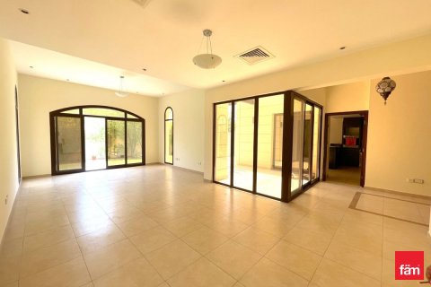 Townhouse in Dubai 4 bedrooms, 388.7 sq.m. № 53110 - photo 11