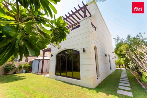 Adosado en Dubai, 4 dormitorios, 388.7 m², № 53110 - foto 14