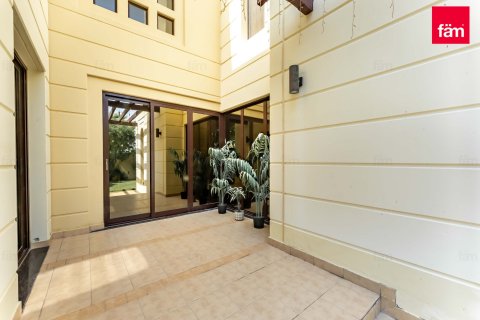 Adosado en Dubai, 4 dormitorios, 388.7 m², № 53110 - foto 12