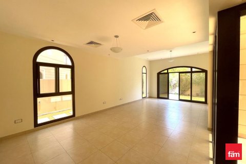 Townhouse in Dubai 4 bedrooms, 388.7 sq.m. № 53110 - photo 4