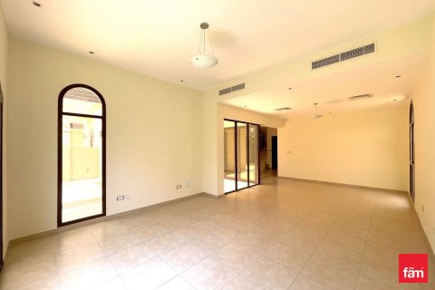 Townhouse in Dubai 4 bedrooms, 388.7 sq.m. № 53110 - photo 2