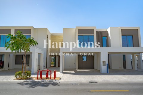 Снять в аренду виллу в Al Manara, Jumeirah Village Triangle, Дубай: 3 спальни, 173.99988676м², № 90726 - фото 3