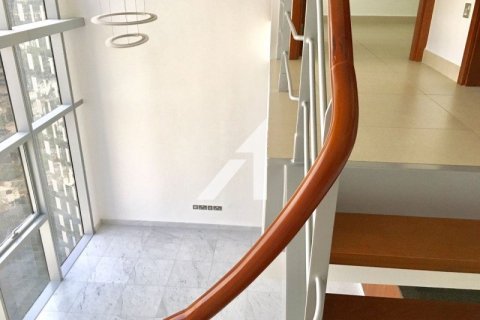 Купить дуплекс в Central Park Tower, DIFC, Дубай: 2 спальни, 151м², № 90724 - фото 14