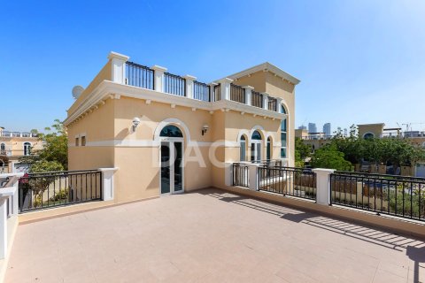 Villa in Jumeirah Park, Dubai 4 bedrooms, 455 sq.m. № 105364 - photo 13