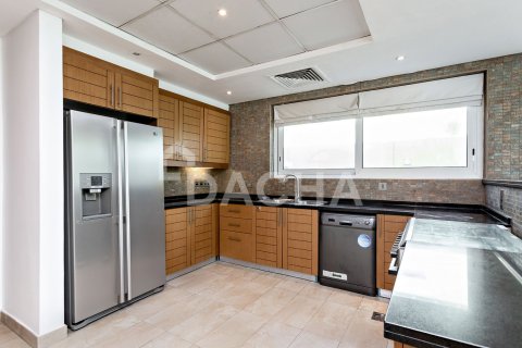 Villa in Jumeirah Park, Dubai 4 bedrooms, 455 sq.m. № 105364 - photo 4