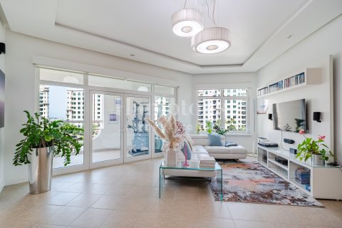 Снять в аренду квартиру в FIVE Palm Jumeirah, Пальма Джумейра, Дубай: 3 спальни, 204.56961891м², № 63255 - фото 1