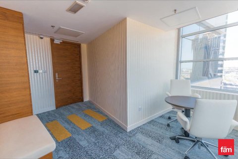Office in Dubai 193.9 sq.m. № 47887 - photo 6