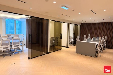 Oficina en Dubai, 153.4 m², № 47896 - foto 1