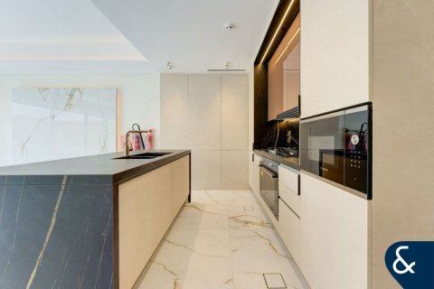 Купить виллу в Джумейра Гольф Эстейтс, Дубай: 3 спальни, 204м², № 75166 - фото 2