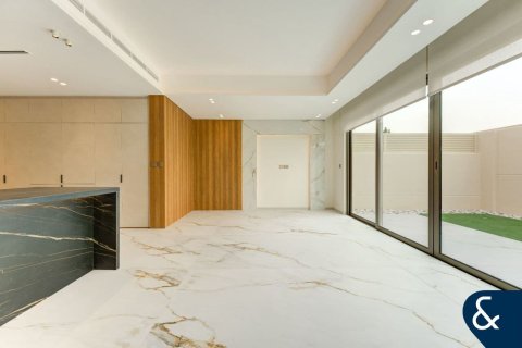 Купить виллу в Джумейра Гольф Эстейтс, Дубай: 3 спальни, 204м², № 75166 - фото 6