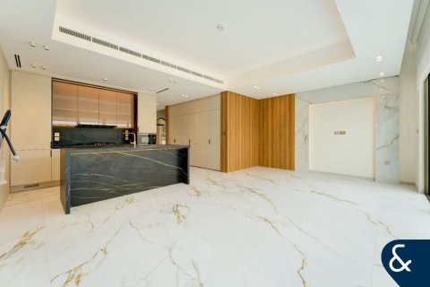 Купить виллу в Джумейра Гольф Эстейтс, Дубай: 3 спальни, 204м², № 75166 - фото 1