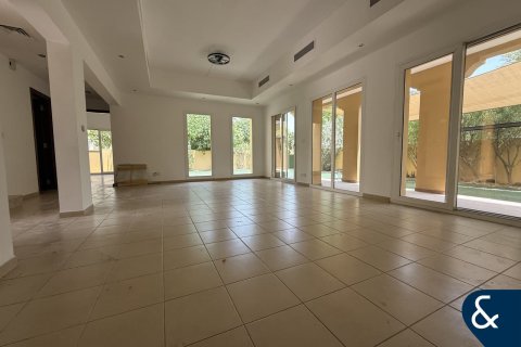 Villa en Arabian Ranches, Dubai, 4 dormitorios, 186 m², № 75167 - foto 7