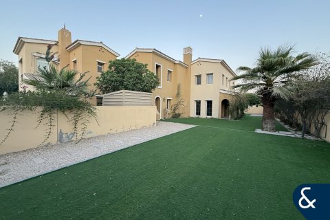 Villa en Arabian Ranches, Dubai, 4 dormitorios, 186 m², № 75167 - foto 2