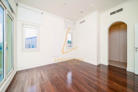 Villa in Jumeirah Golf Estates, Dubai 6 bedrooms, 871 sq.m. № 78194 - photo 15