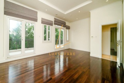 Villa in Jumeirah Golf Estates, Dubai 6 bedrooms, 871 sq.m. № 78194 - photo 3