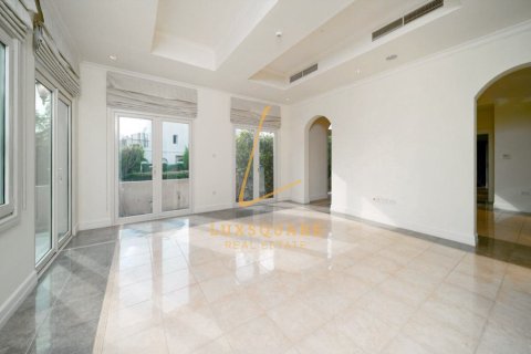 Villa in Jumeirah Golf Estates, Dubai 6 bedrooms, 871 sq.m. № 78194 - photo 9