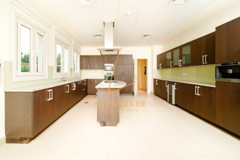 Villa in Jumeirah Golf Estates, Dubai 6 bedrooms, 871 sq.m. № 78194 - photo 5
