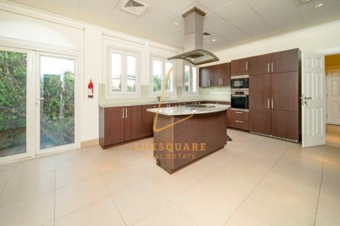 Villa in Jumeirah Golf Estates, Dubai 6 bedrooms, 871 sq.m. № 78194 - photo 4