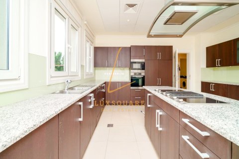 Villa in Jumeirah Golf Estates, Dubai 6 bedrooms, 871 sq.m. № 78194 - photo 6