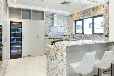 Villa en Jumeirah Golf Estates, Dubai, 5 dormitorios, 896 m², № 78195 - foto 4